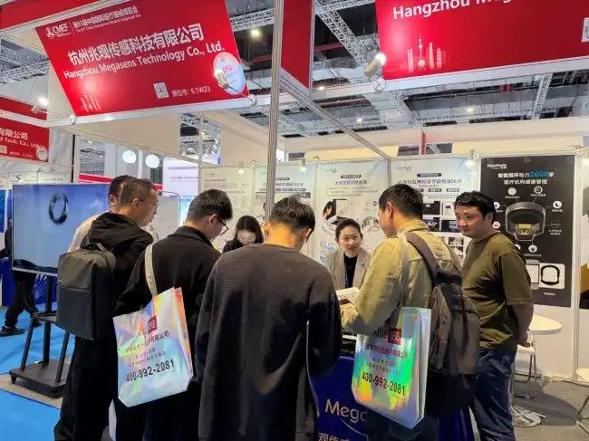 Array兆观科技亮相CMEF：一枚智能指环与无线雷达，重构生命体征监测闭环